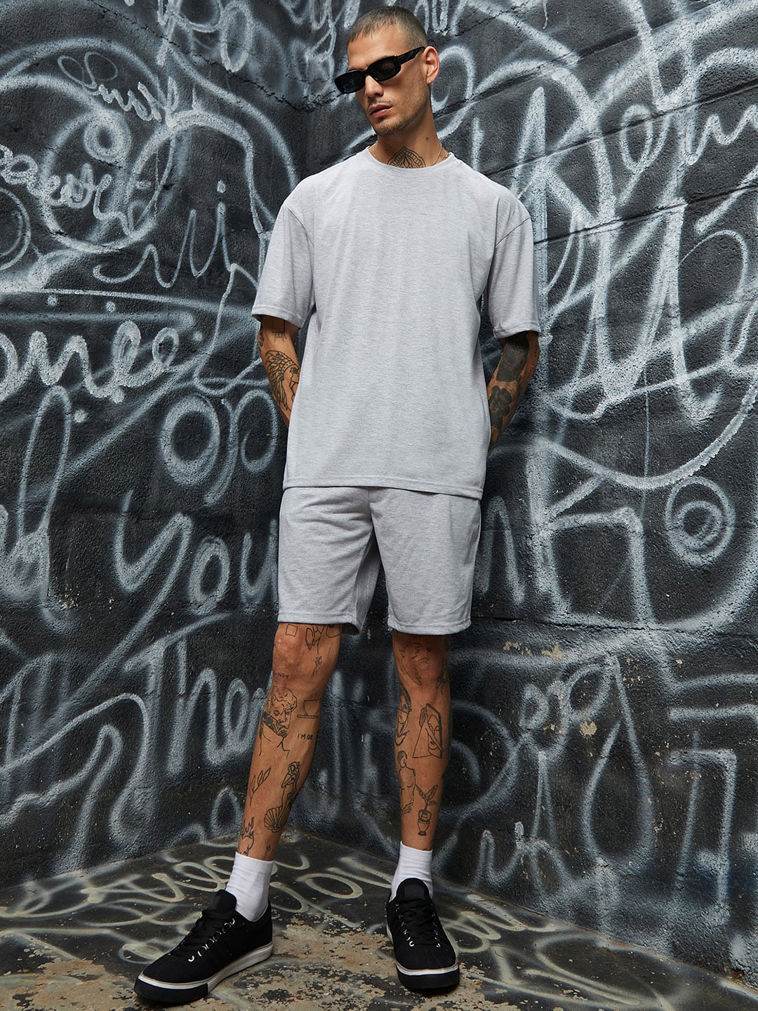 

Campus Sutra Oversized T-Shirt & Shorts Co-Ords, Grey