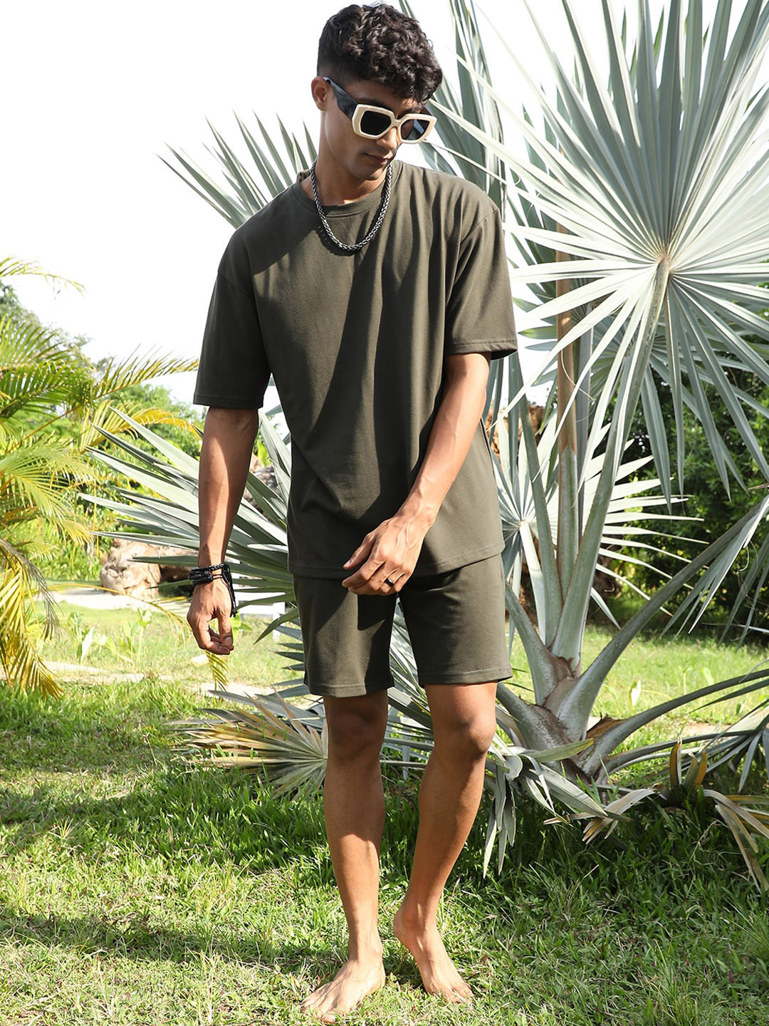

Campus Sutra Printed Oversized T-Shirt & Shorts Co-Ords, Green