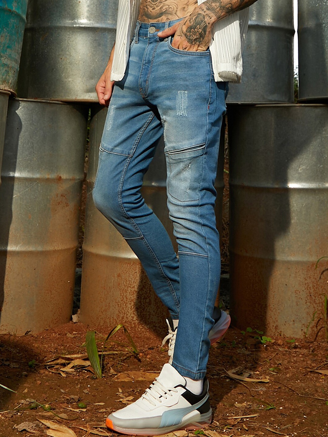 

Campus Sutra Men Smart Low Distress Light Fade Cotton Jeans, Blue