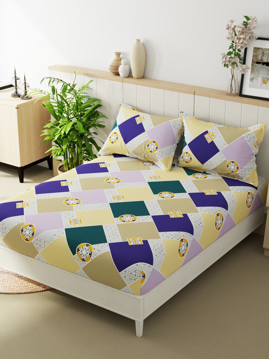 

BIANCA Beumonte Yellow & Purple Printed 152 TC Fitted Queen Bedsheet with 2 Pillow Covers