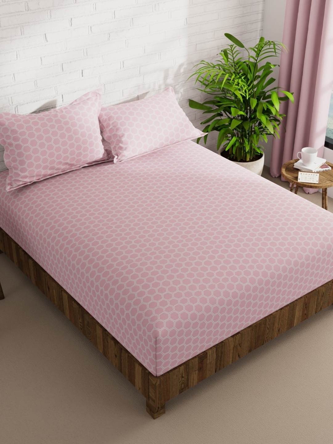 

BIANCA La-Vogue Pink & White Printed 152 TC Queen Bedsheet with 2 Pillow Covers