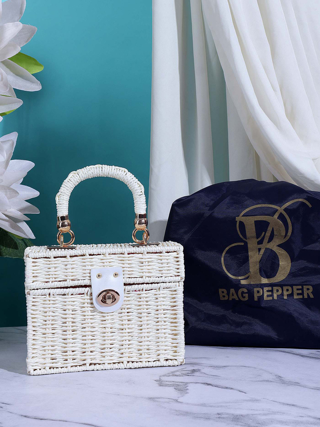 

Bag Pepper Self Design Structured Handheld Bag, White
