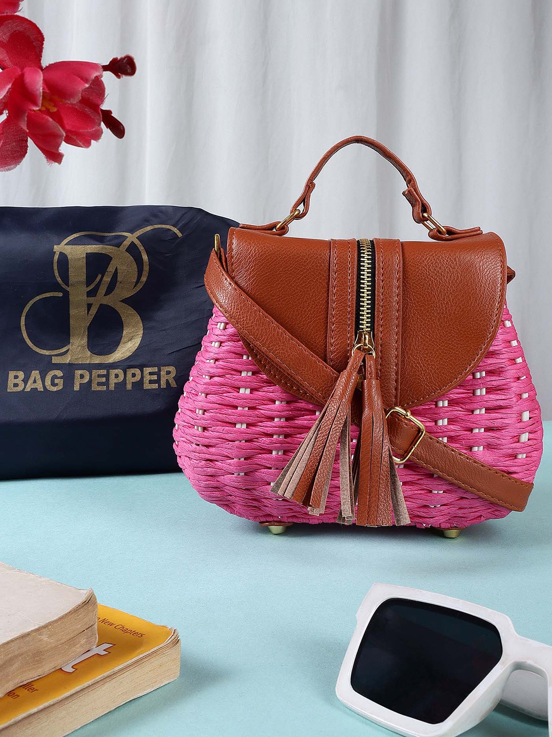 

Bag Pepper Textured Structured Handheld Bag, Pink