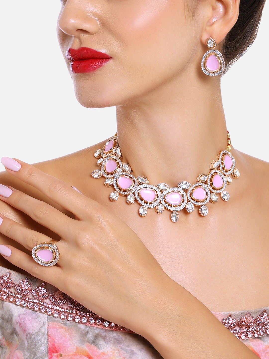 

Zaveri Pearls Gold-Plated Kundan-Studded Jewellery Set