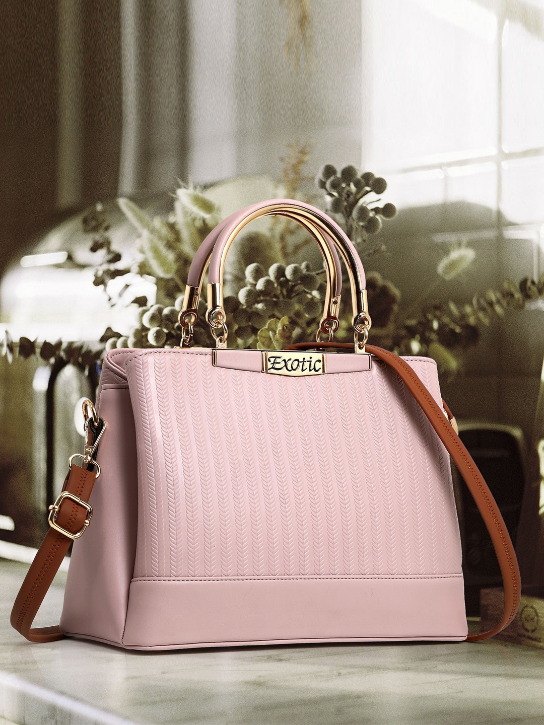 

Exotic Floral Textured Structured Handheld Bag, Pink