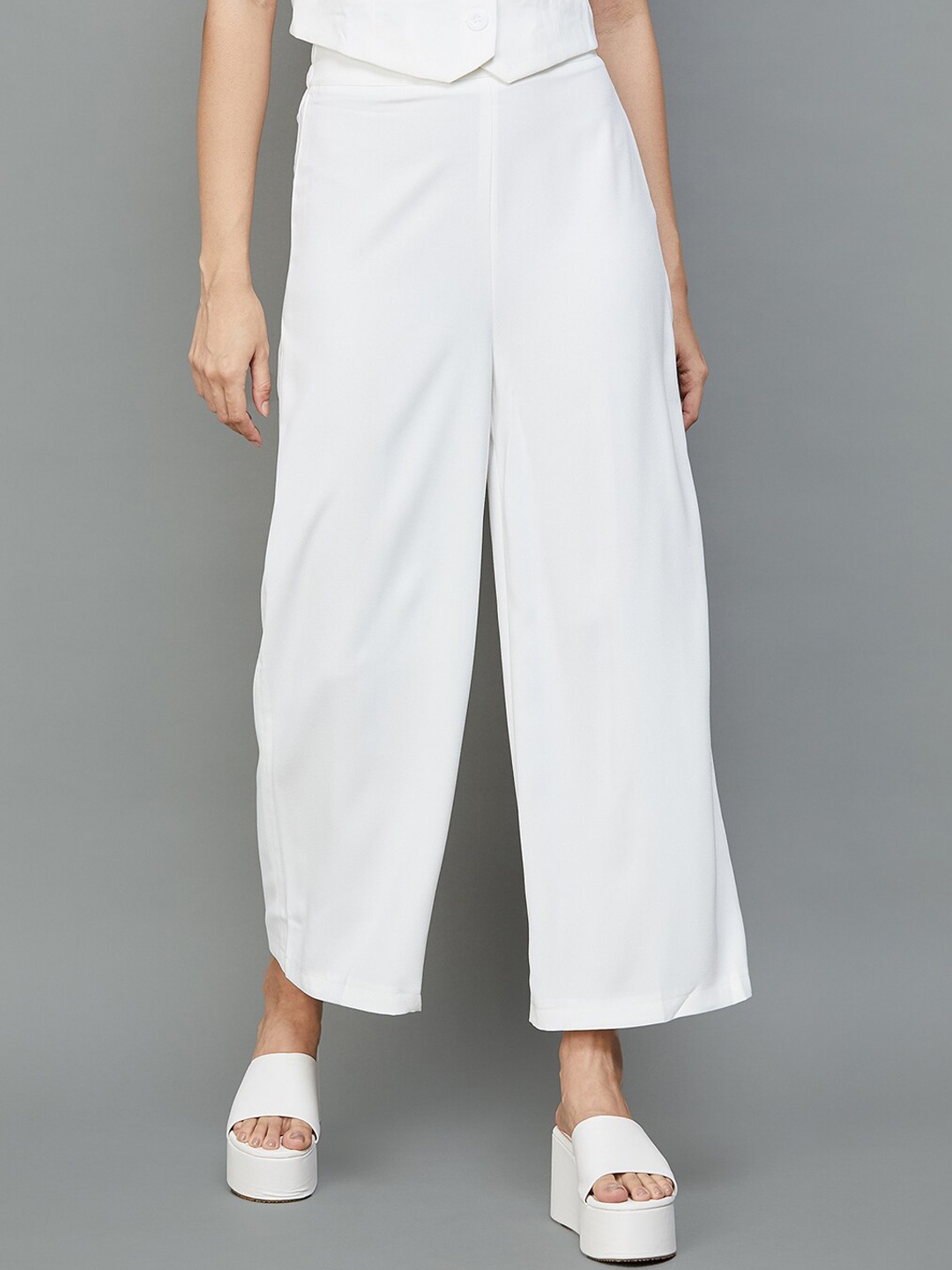 

Ginger by Lifestyle Relaxed Women Mid-Rise Parallel Plain Flat-Front Trousers, White