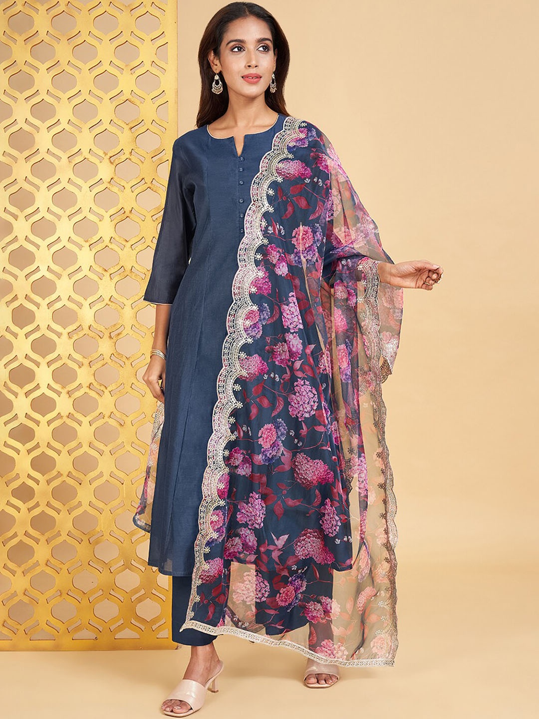 

RANGMANCH BY PANTALOONS Round Neck Straight Kurta With Trouser With Dupatta, Blue