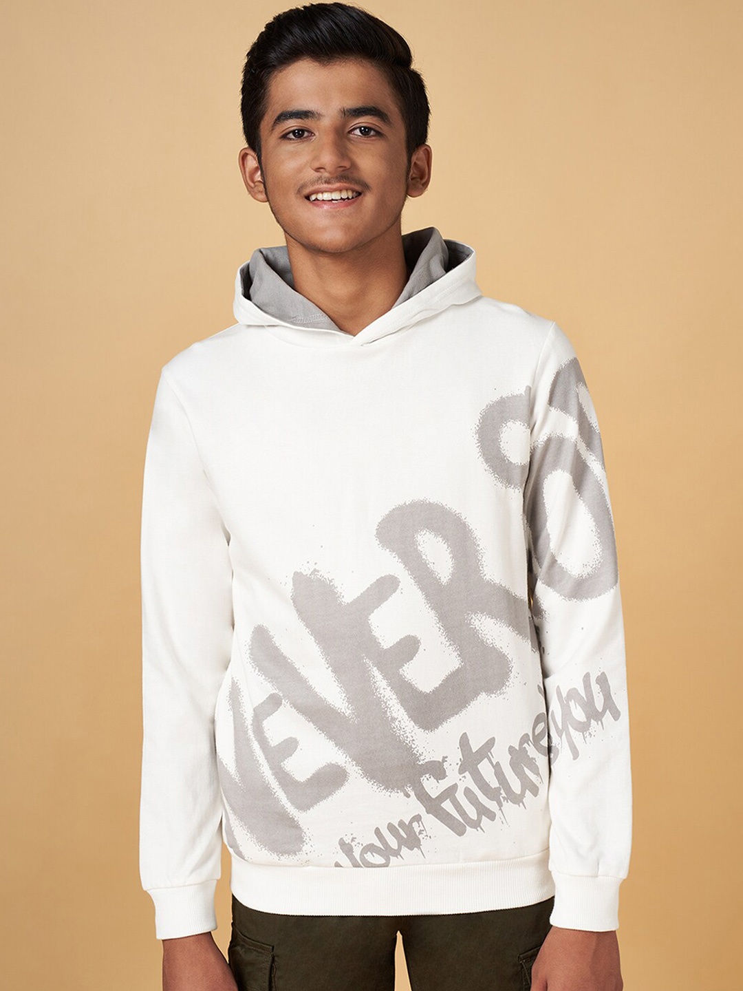 

Coolsters by Pantaloons Boys Typography Printed Hooded Cotton Pullover, Off white