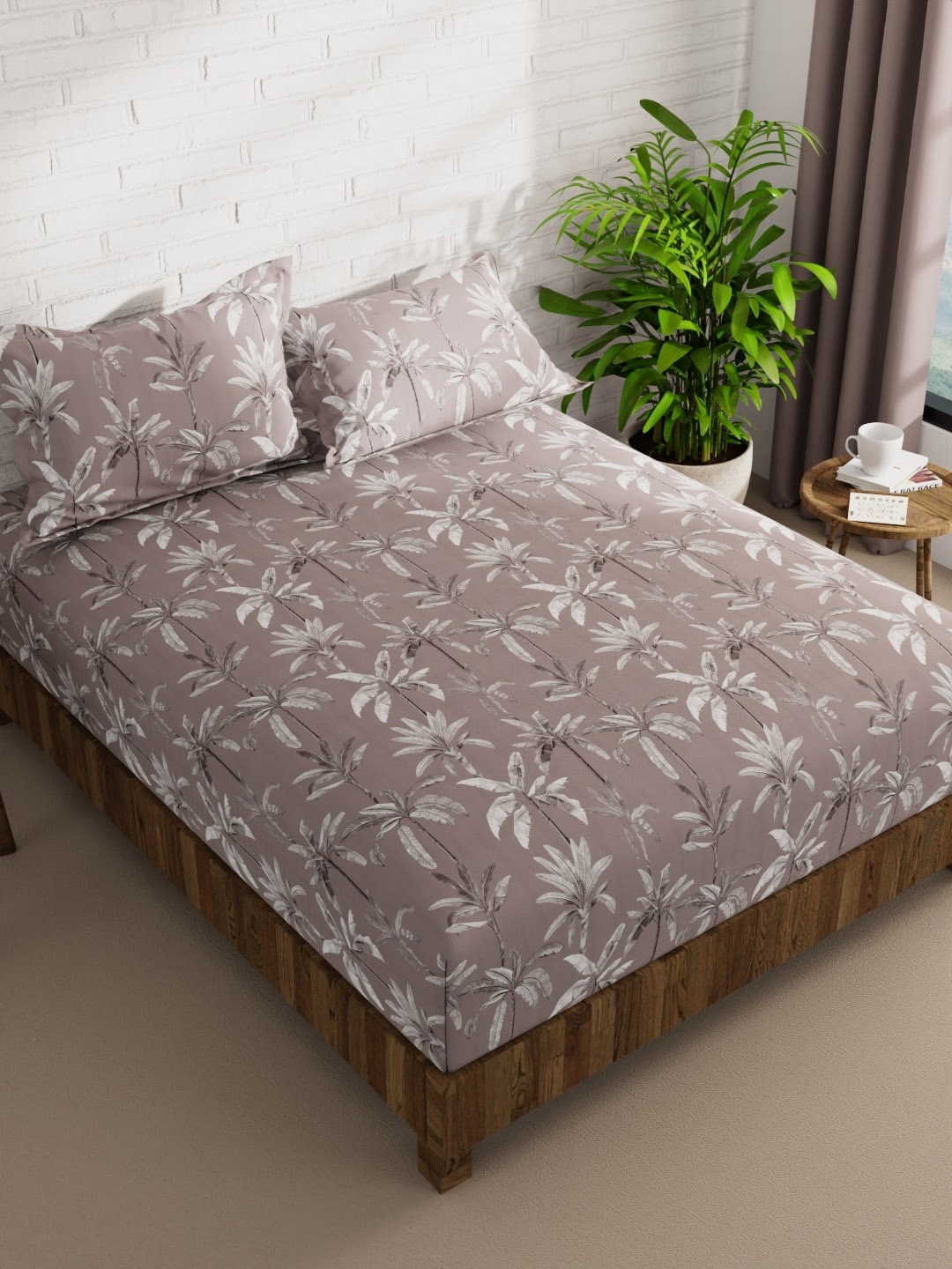 

KOPA La-Vogue Bronze-Toned & Grey Printed 152 TC Queen Bedsheet with 2 Pillow Covers