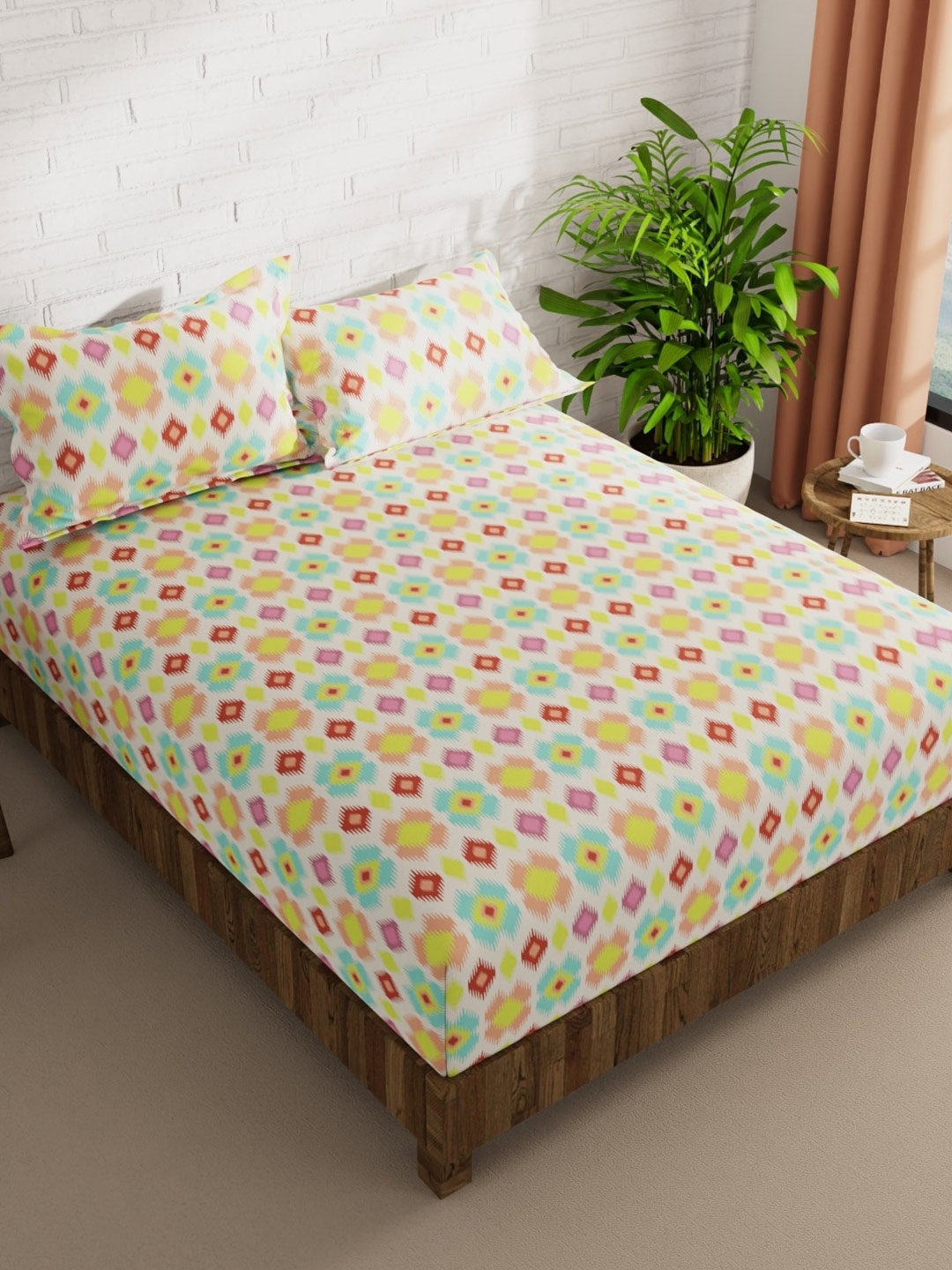 

KOPA Envogue Beige & Pink Printed Microfiber 152 TC Queen Bedsheet with 2 Pillow Covers
