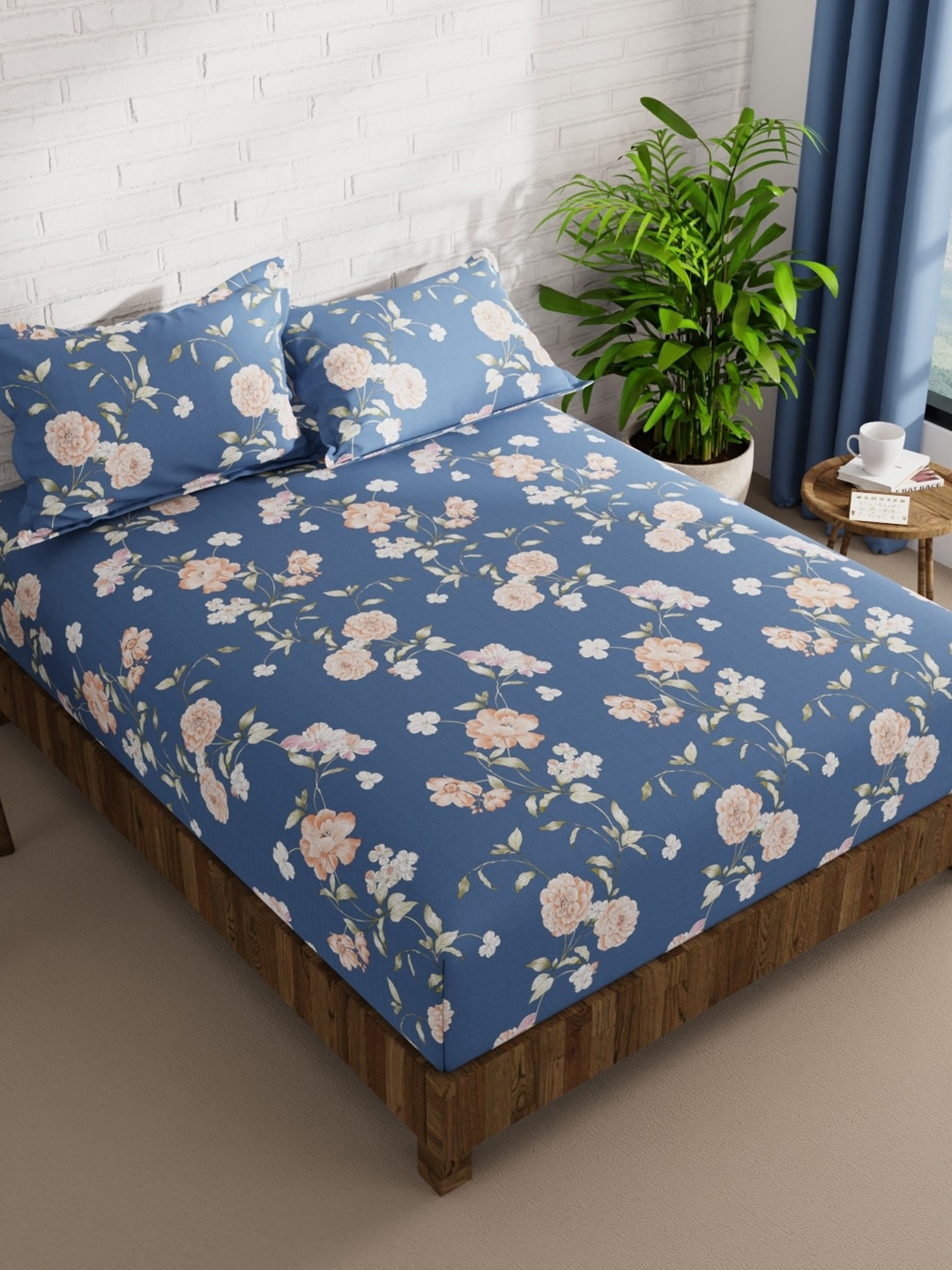 

KOPA Blue & White Floral 152 TC Queen Bedsheet with 2 Pillow Covers