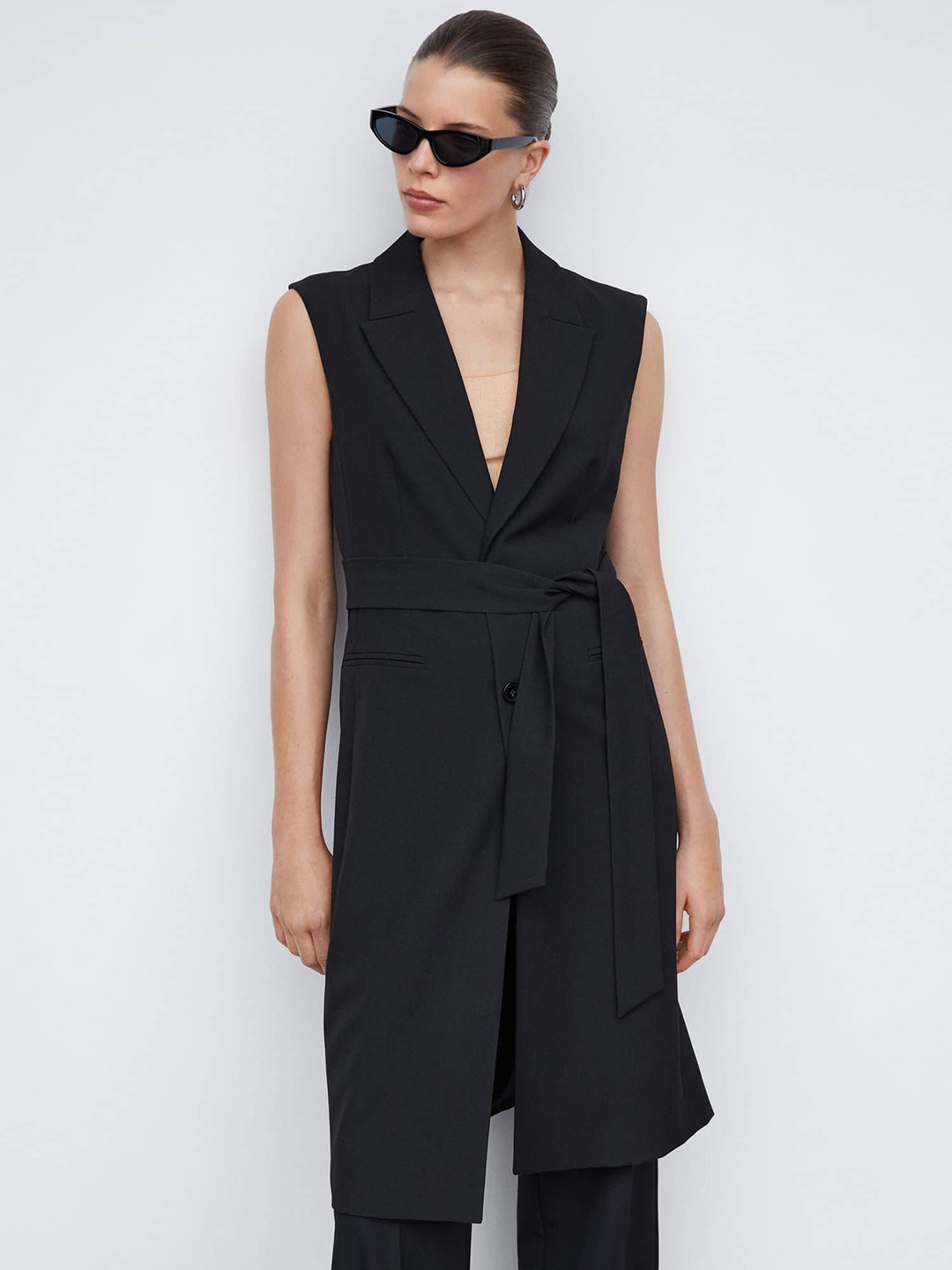 

MANGO Single-Breasted Oversize Longline Blazer with Belted Detail, Black