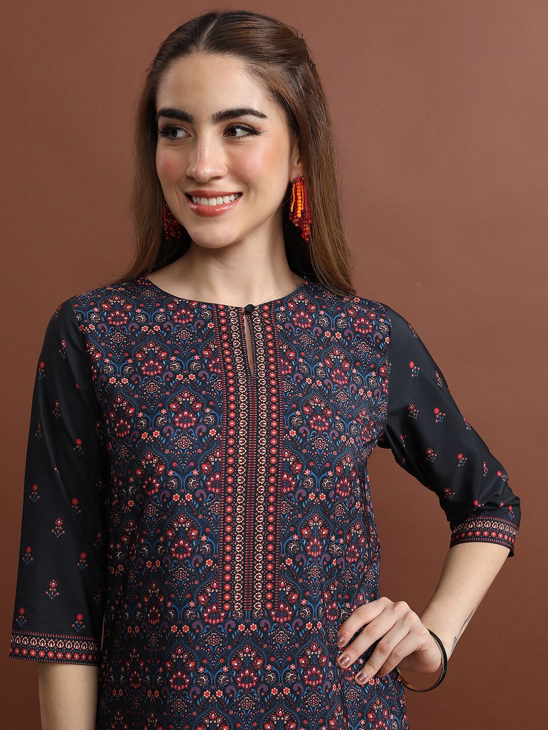 

KETCH Ethnic Motifs Printed Keyhole Neck Straight Kurta, Black