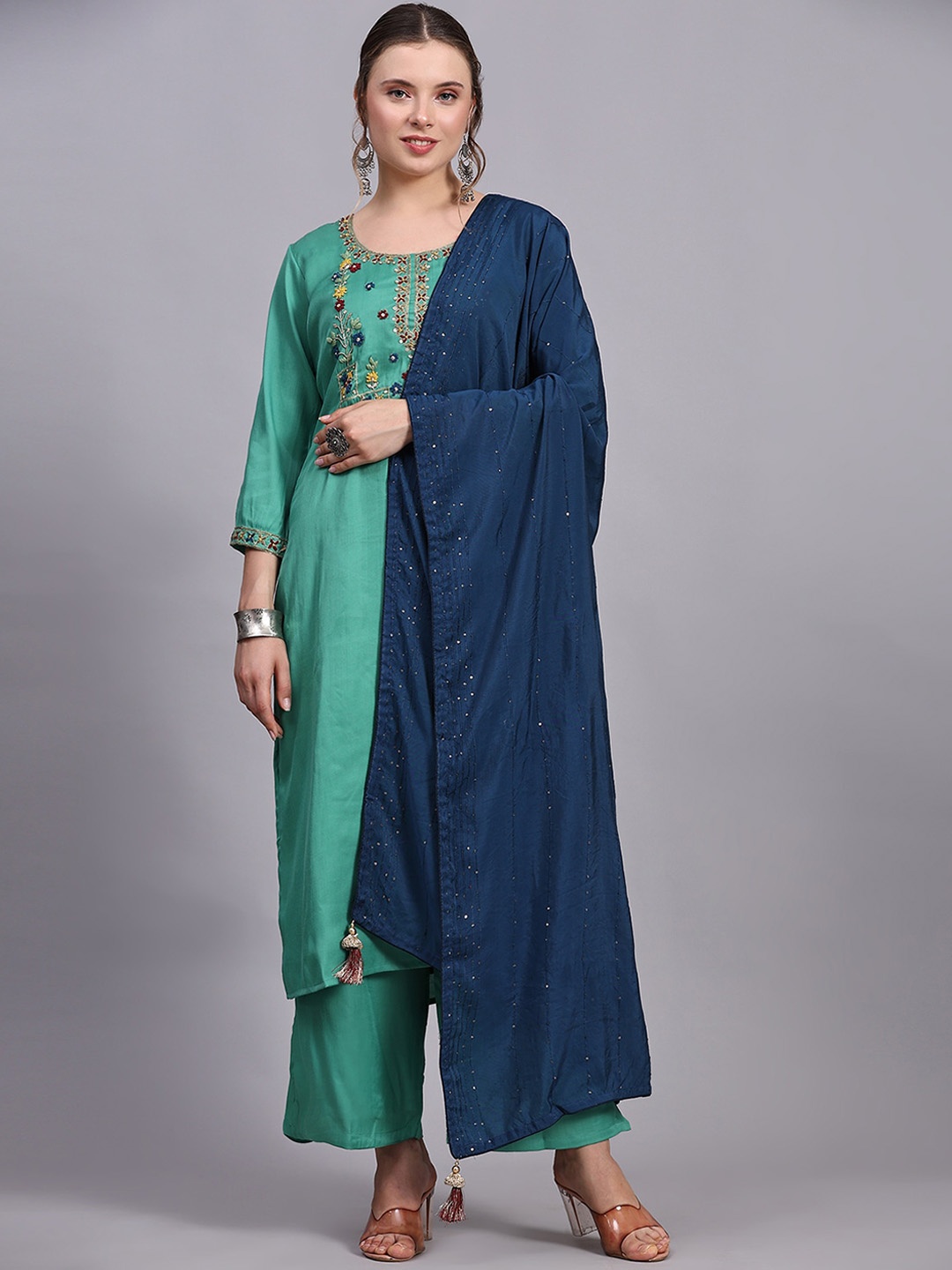 

ODETTE Floral Yoke Design Thread Work Detail Straight Kurta & Trousers With Dupatta, Green