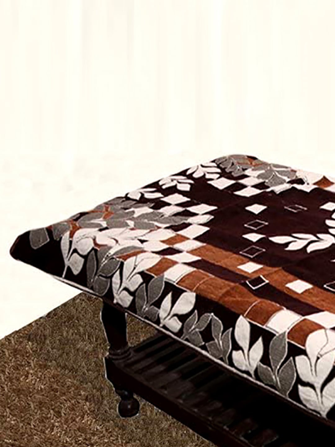 

Kuber Industries Brown & White Geometric Printed Cotton 4 Seater Rectangular Table Cover