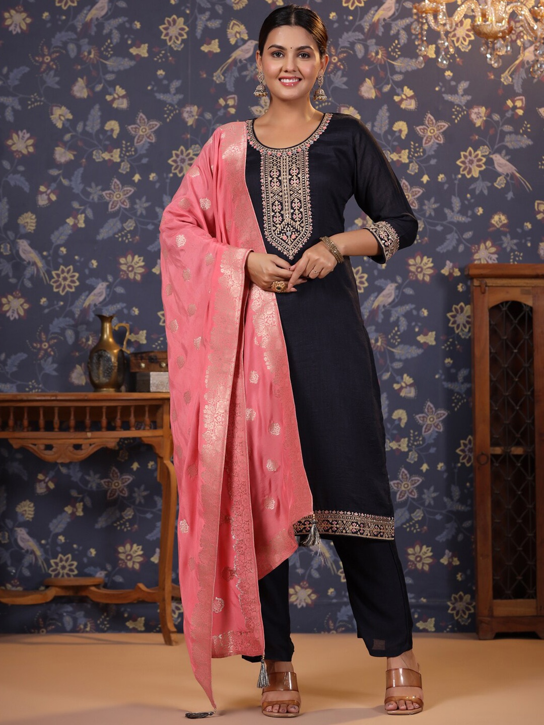 

House of Pataudi Embroidered Straight Kurta With Trouser & Dupatta, Navy blue
