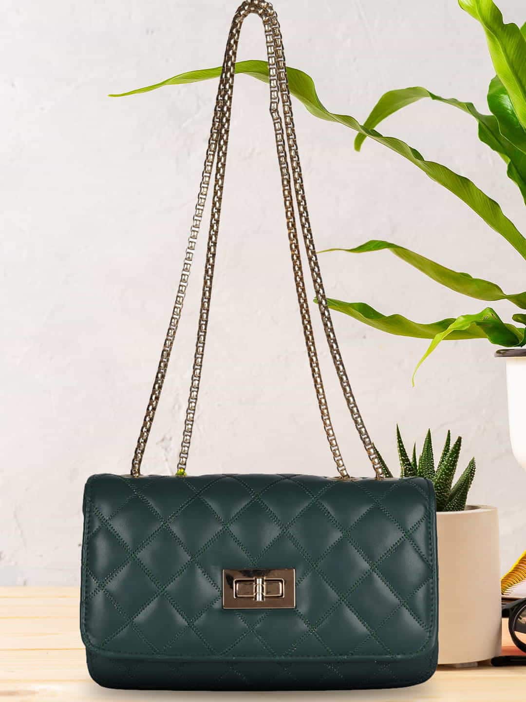 

MINI WESST Structured Sling Bag With Quilted, Green
