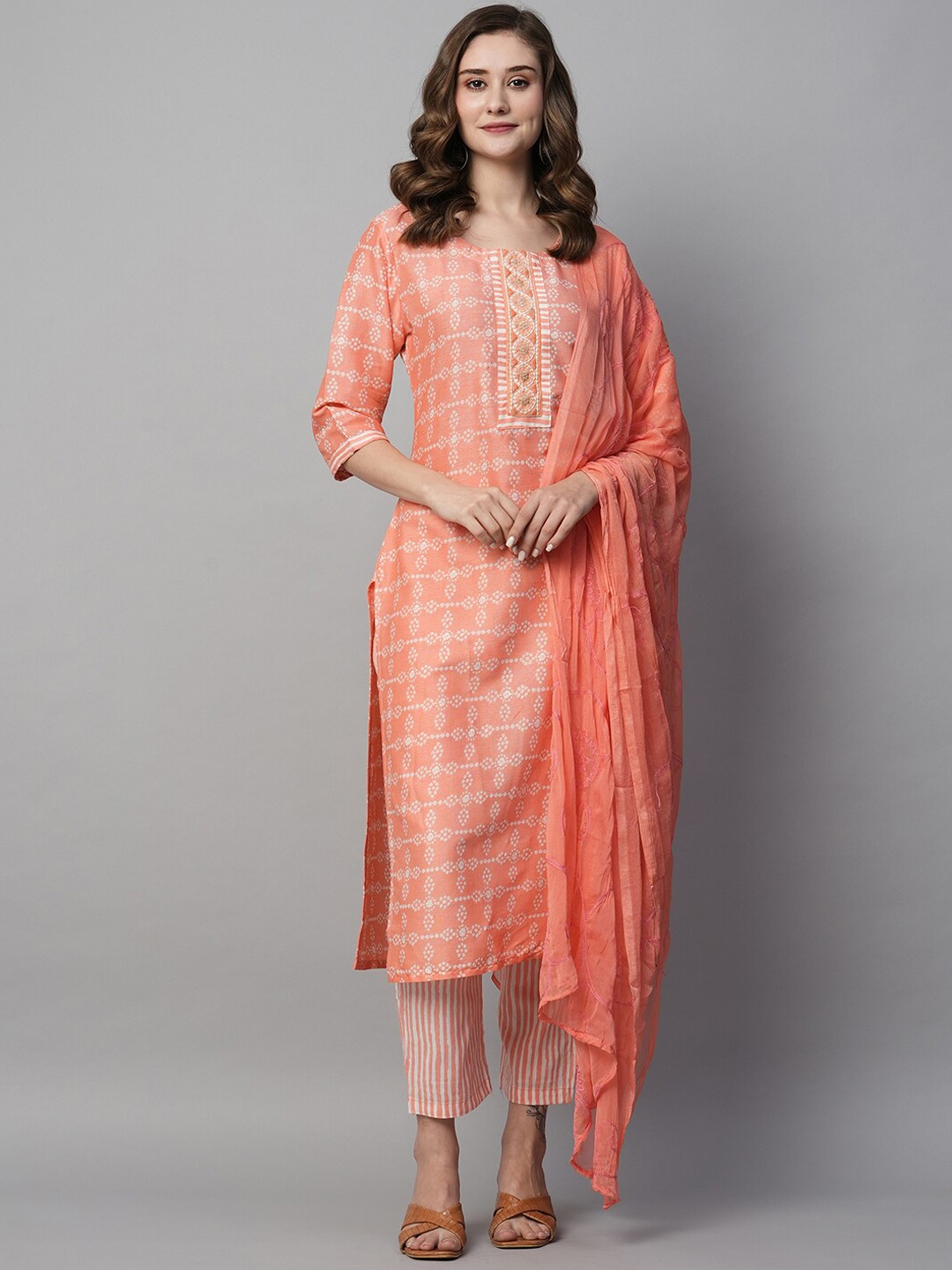 

Kiana House Of Fashion Ethnic Motifs Printed Thread Work Kurta with Trousers & Dupatta, Peach