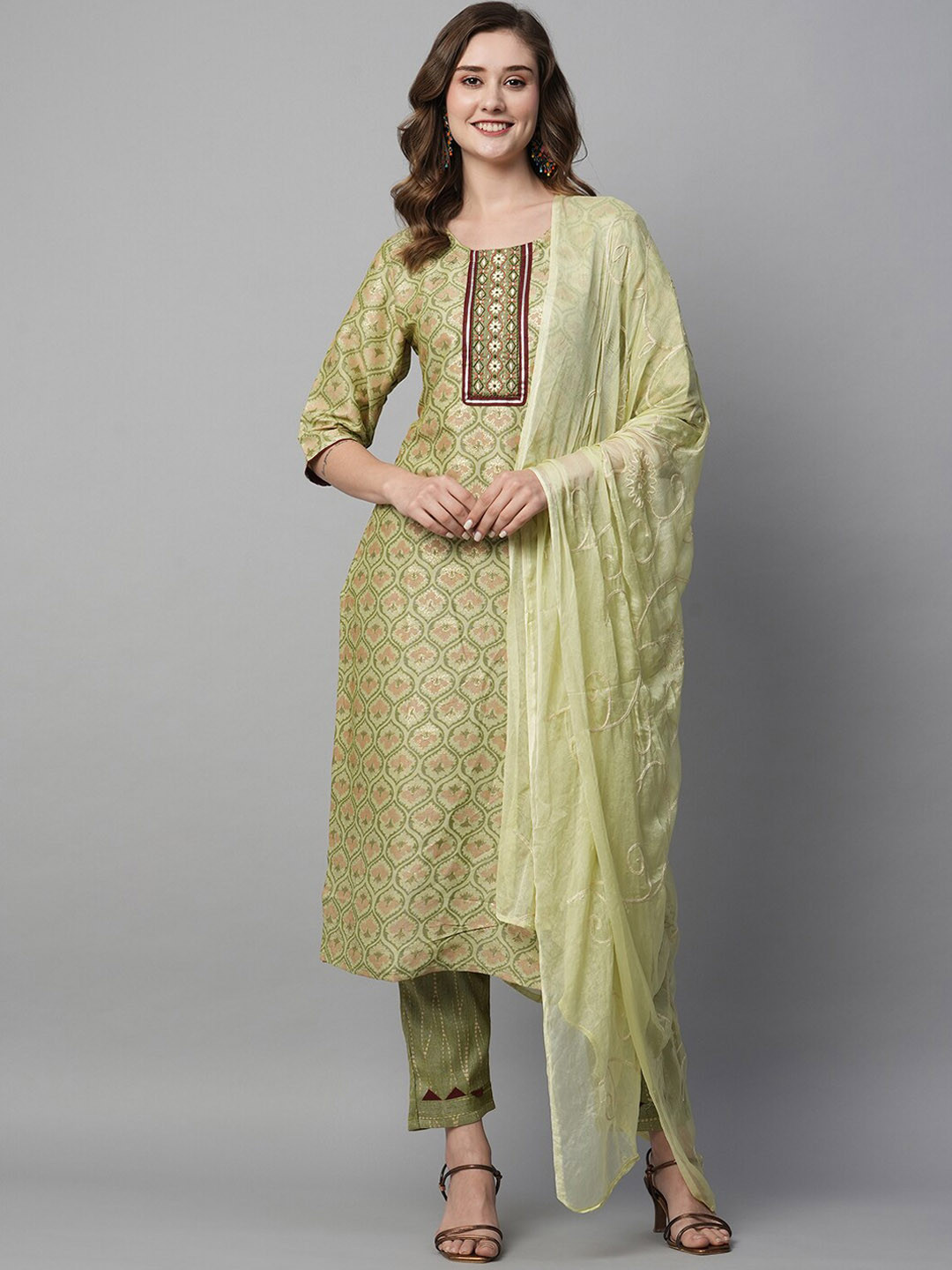 

Kiana House Of Fashion Ethnic Motifs Printed Thread Work Kurta with Trousers & Dupatta, Green