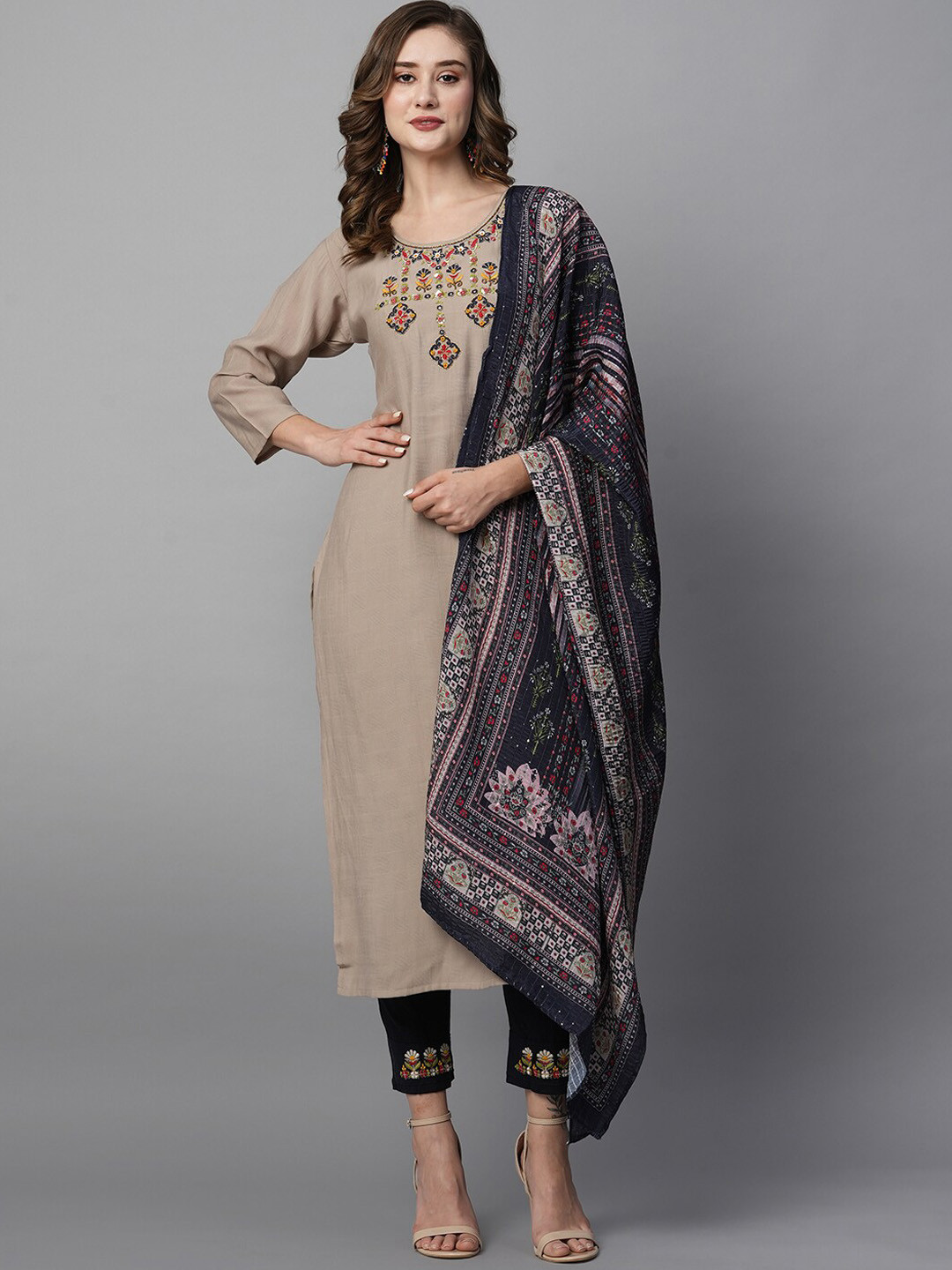 

Kiana Ethnic Motifs Yoke Design Regular Kurta With Trousers & Dupatta, Grey