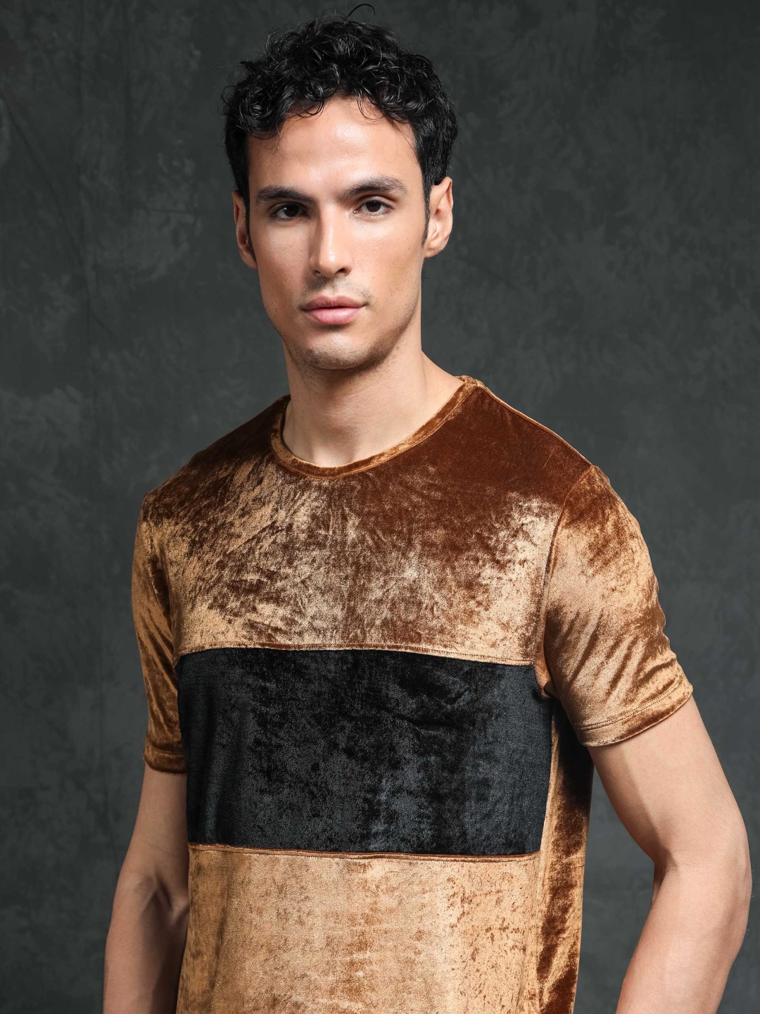 

RARE RABBIT Men Rings-4 Slim Fit Solid Polo Collar T-Shirt, Mustard