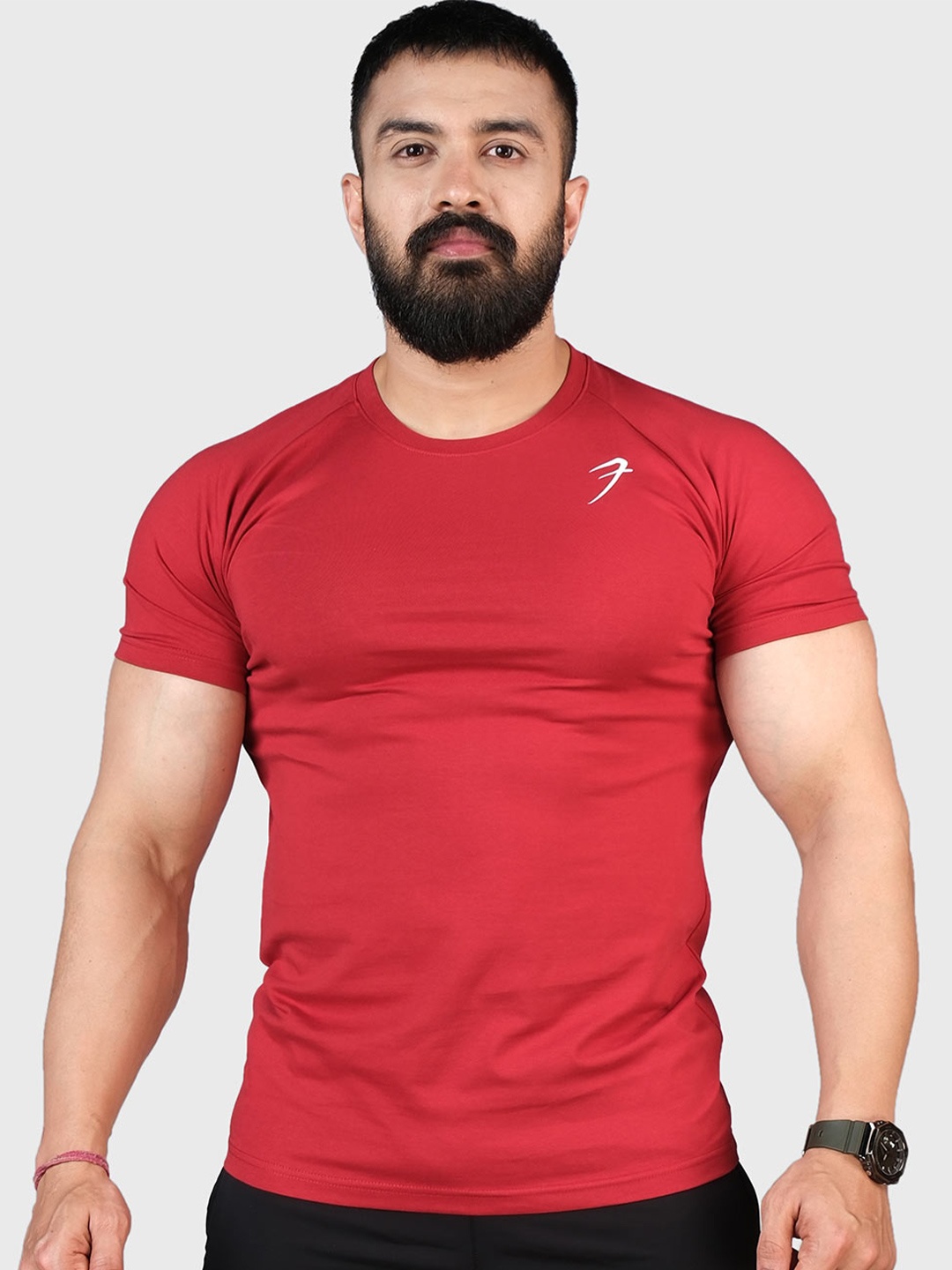 

FUAARK Raglan Sleeves Anti Odour Slim Fit Sports T-shirt, Maroon