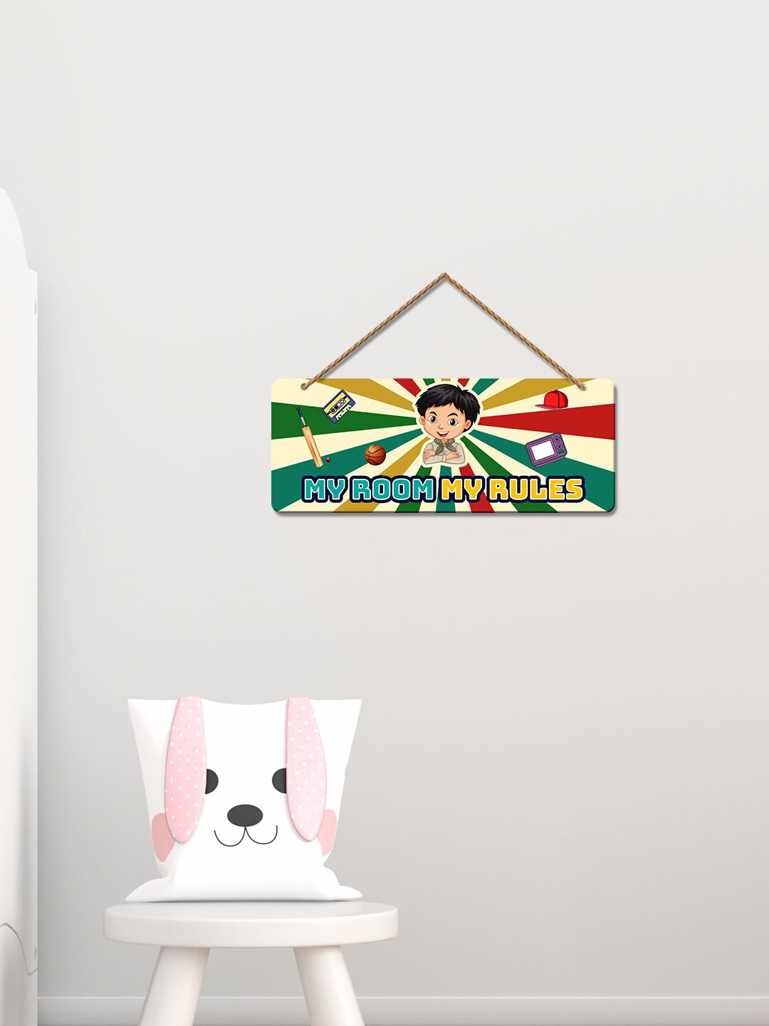 

ArtVibes Red & Green My Room Quotes Painted Wooden Wall Hanging