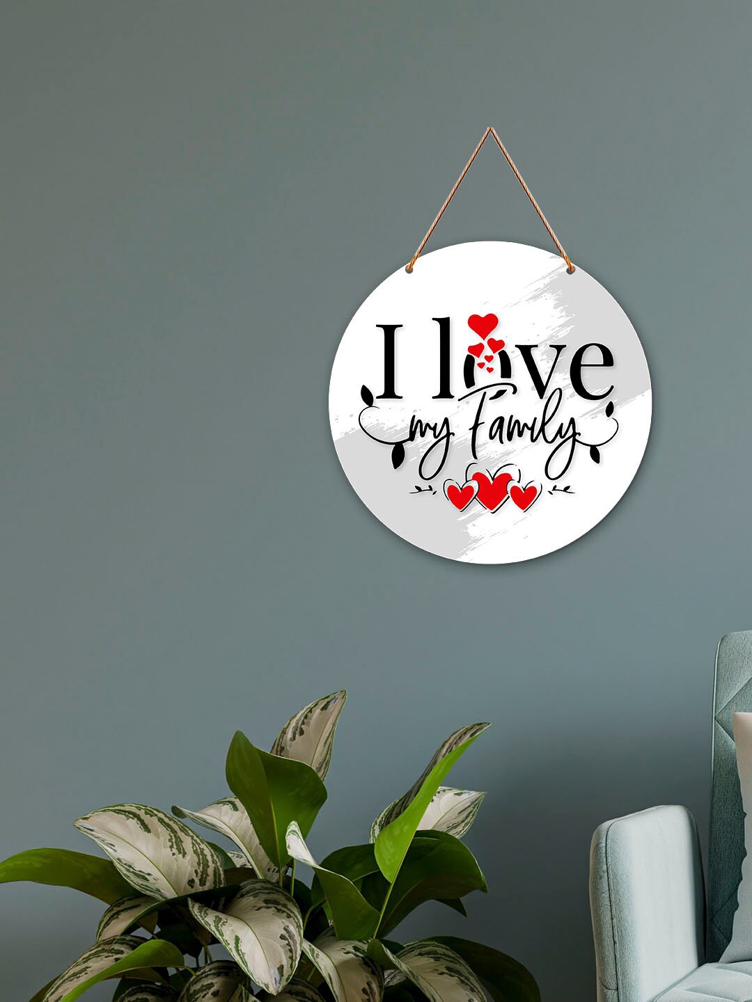 

ArtVibes Black & White Love Family Quotes Painted Round Wooden Wall Hanging