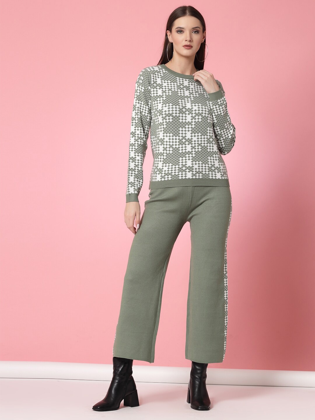 

Mafadeny Round Neck Printed Sweatshirt With Trouser, Green