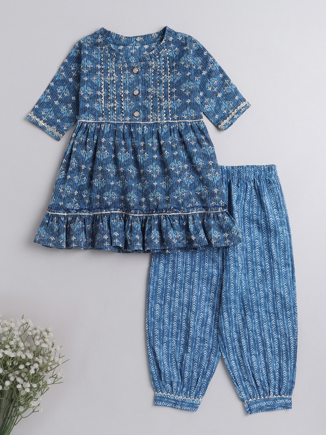 

The Magic Wand Girls Floral Printed Gotta Patti Pleated A-Line Cotton Kurta With Salwar, Navy blue