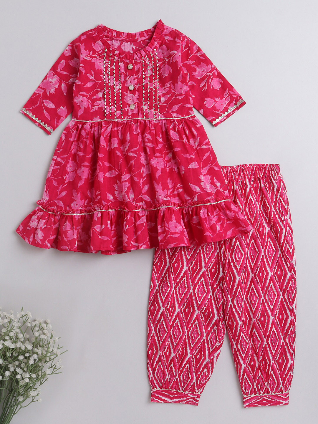 

The Magic Wand Girls Floral Printed Gotta Patti Pleated A-Line Cotton Kurta With Salwar, Fuchsia