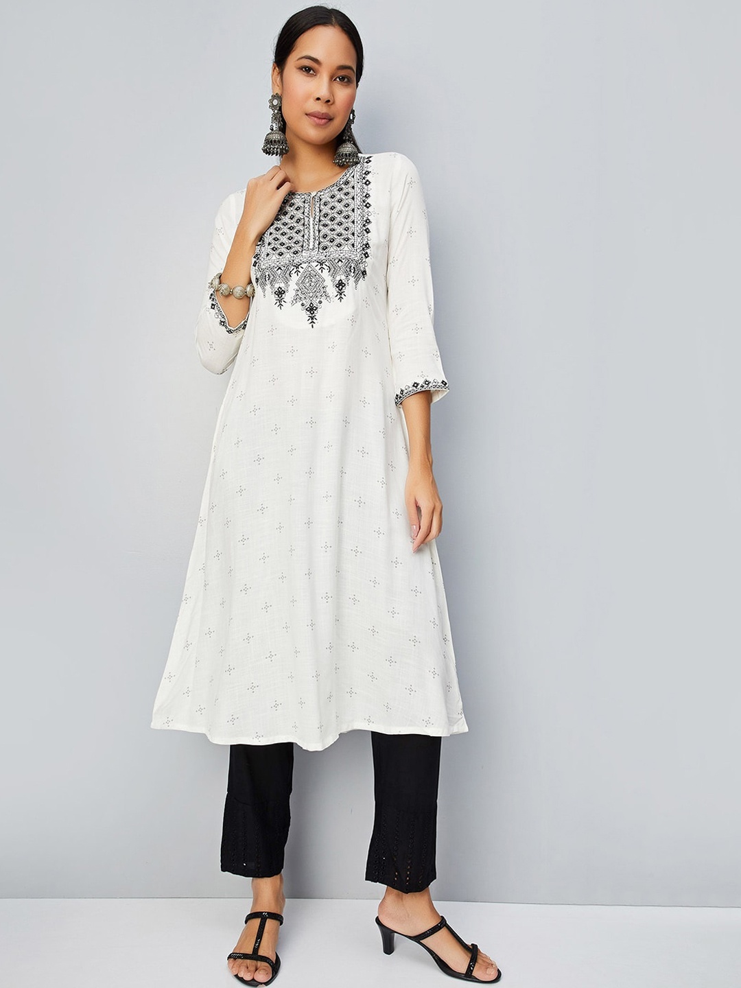 

max Ethnic Motifs Embroidered Regular Kurta with Trousers, Off white