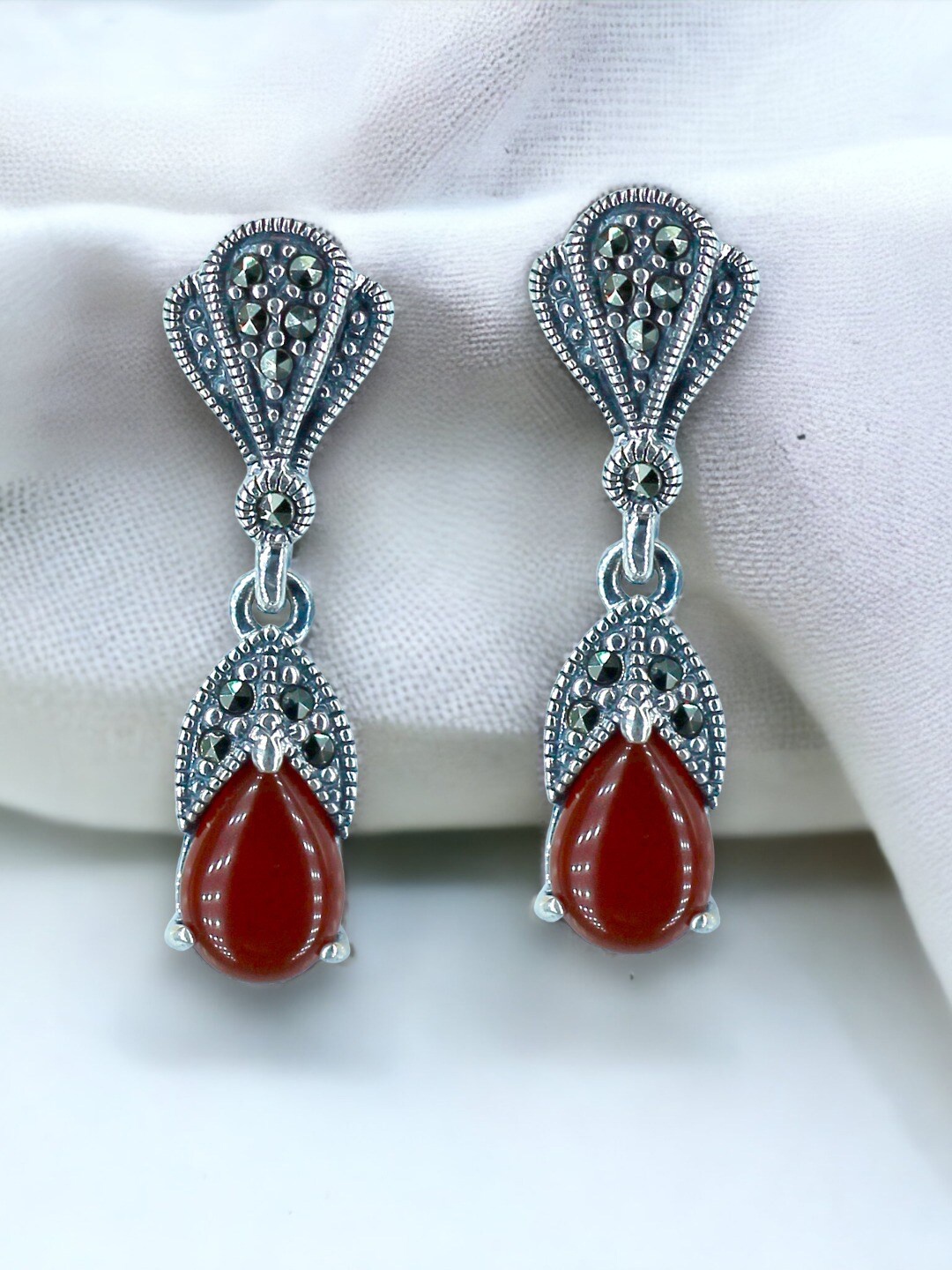 

Taraash 925 Sterling Silver Contemporary Drop Earrings, Red