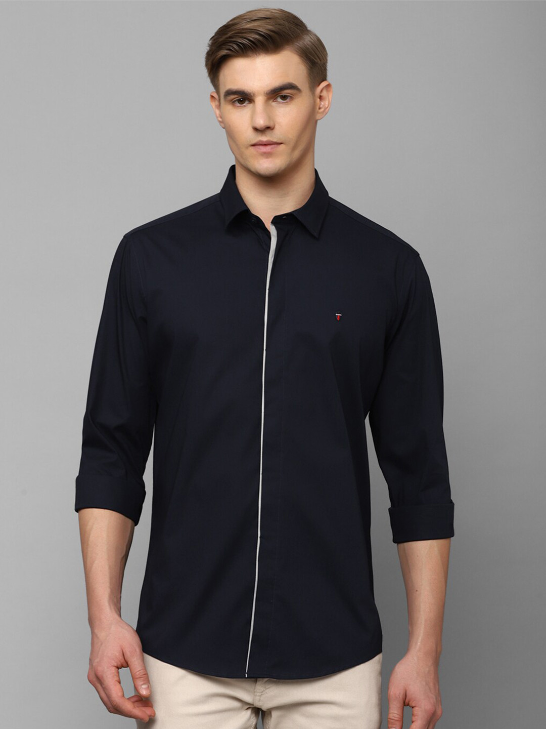 

Louis Philippe Sport Slim Fit Opaque Casual Shirt, Navy blue