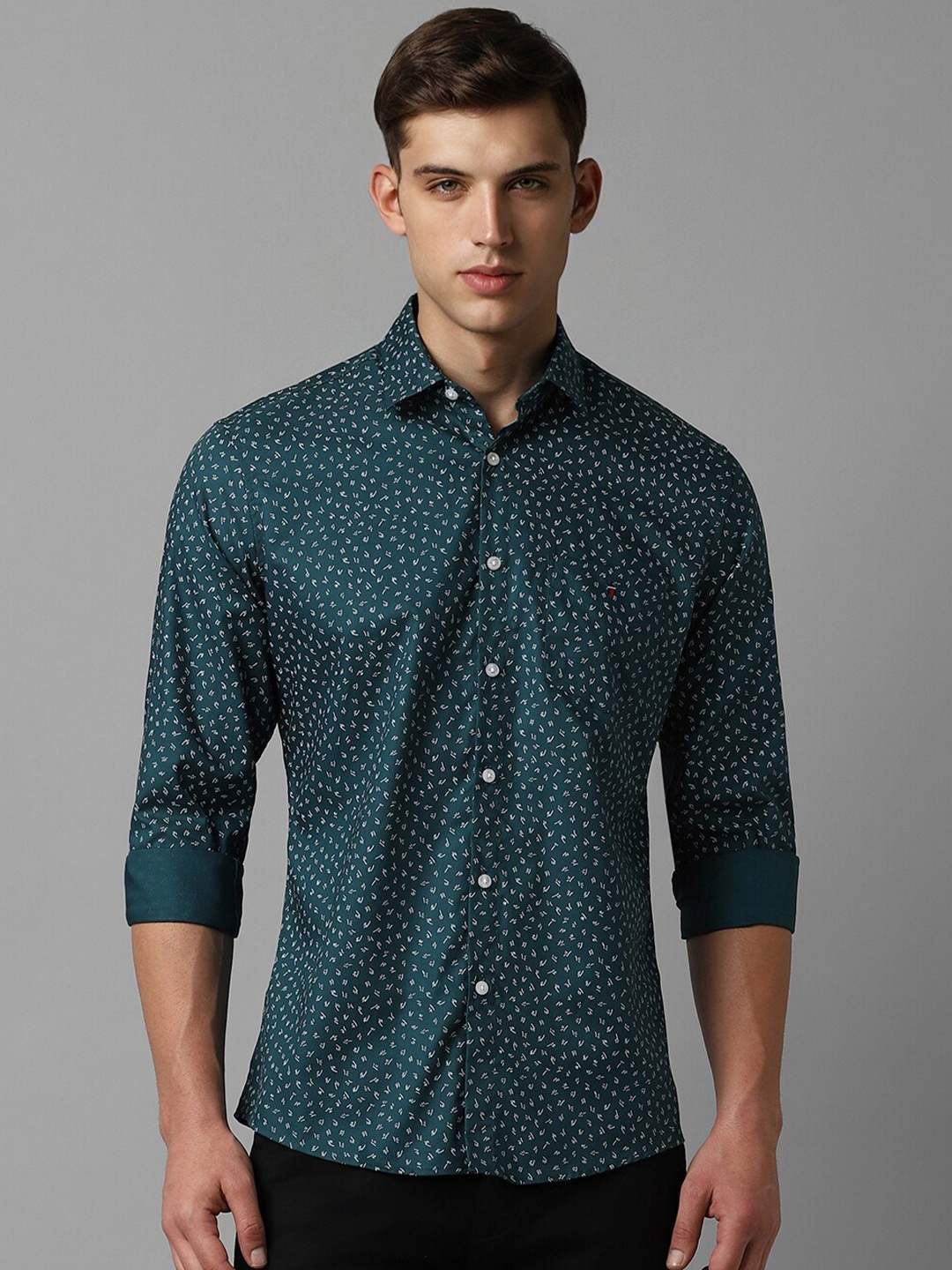 

Louis Philippe Sport Slim Fit Geometric Printed Spread Collar Pure Cotton Casual Shirt, Green