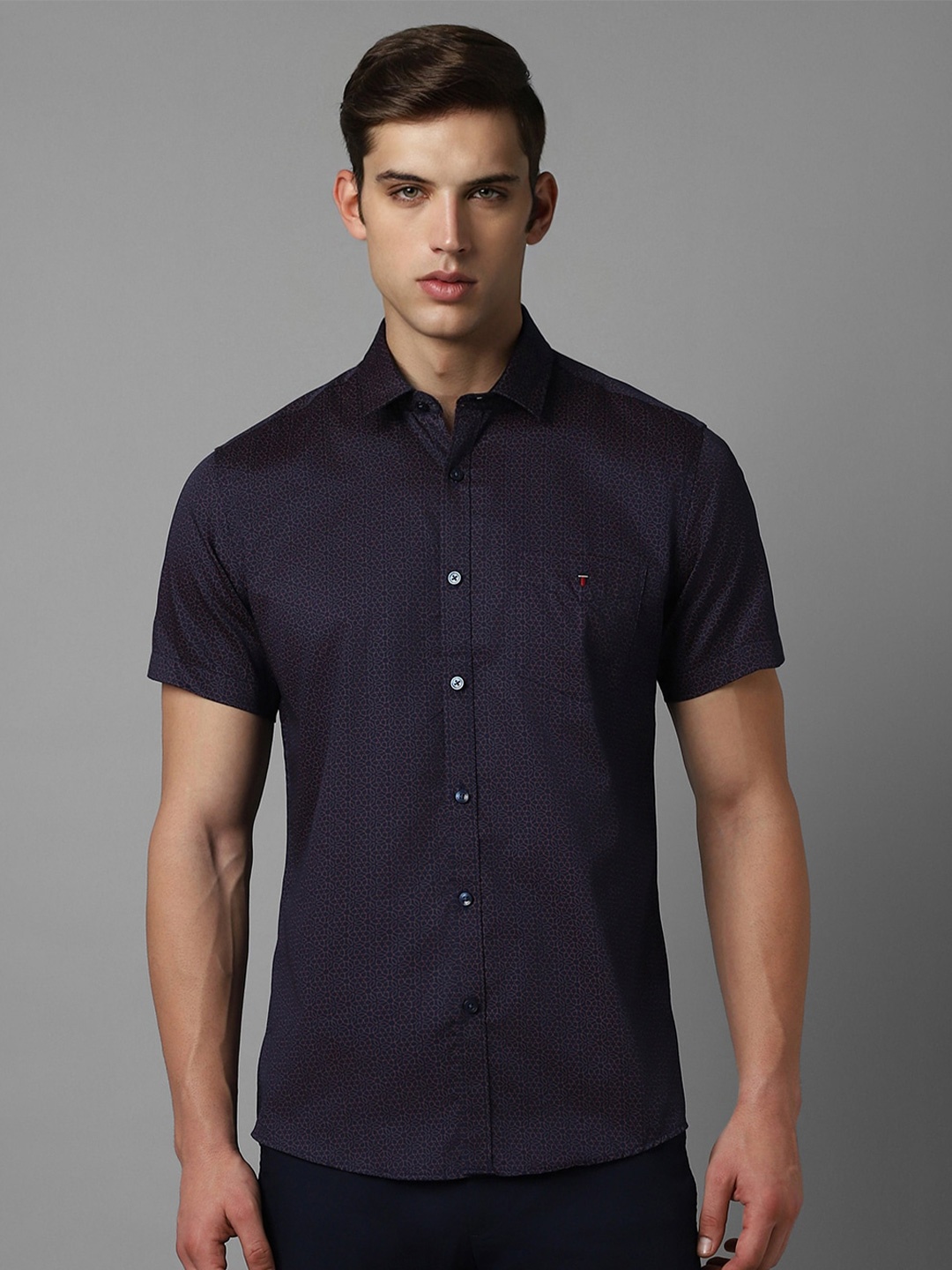

Louis Philippe Sport Geometric Printed Slim Fit Pure Cotton Casual Shirt, Navy blue