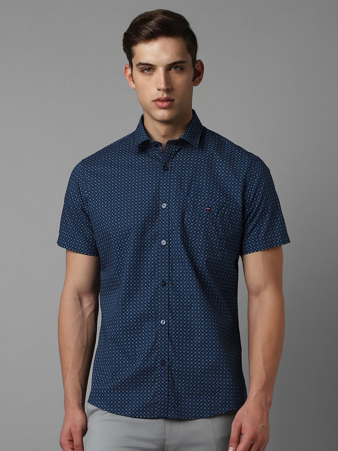 

Louis Philippe Sport Slim Fit Micro Ditsy Spread Collar Pure Cotton Casual Shirt, Blue