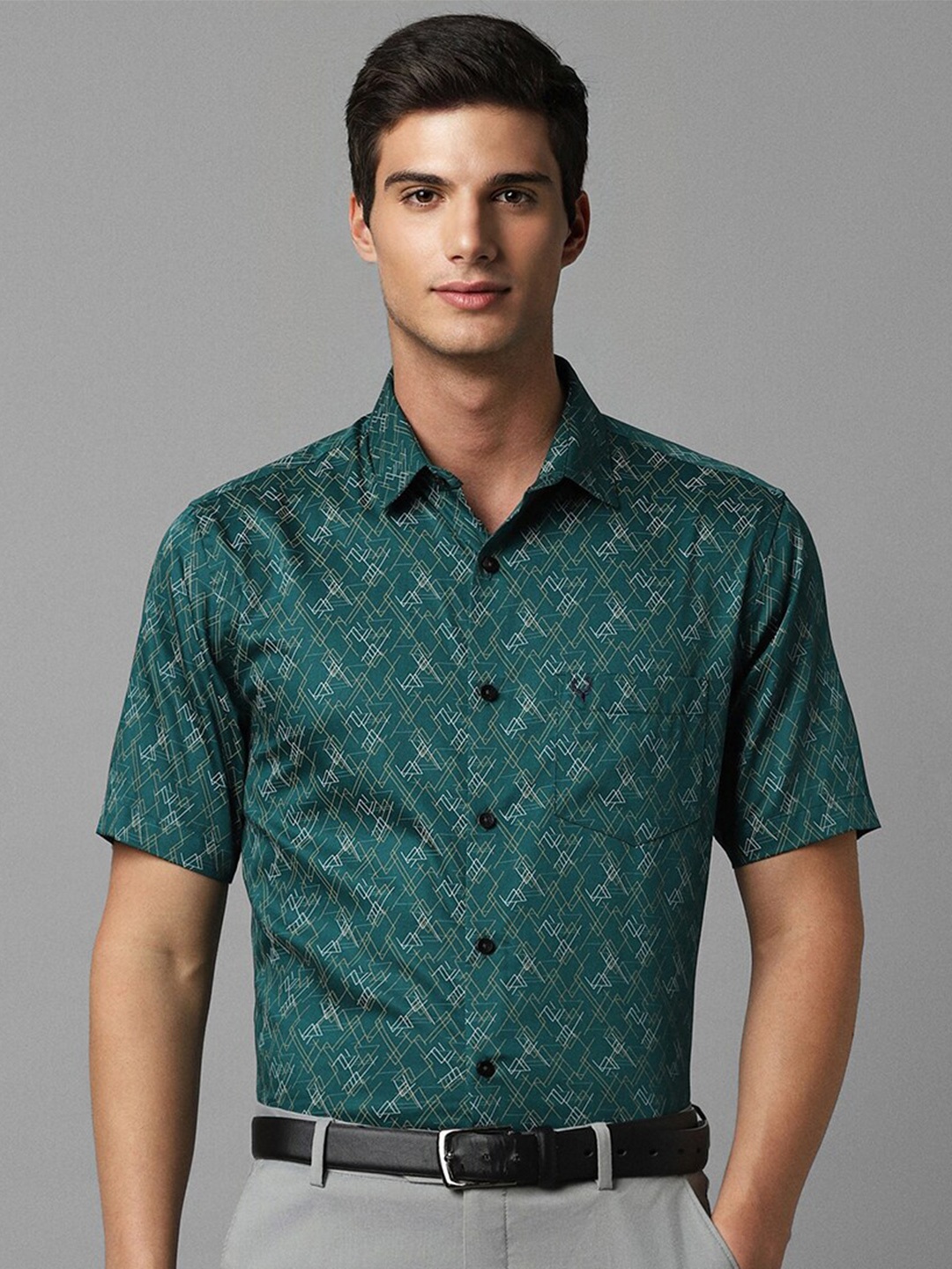 

Allen Solly Geometric Printed Slim Fit Pure Cotton Formal Shirt, Green