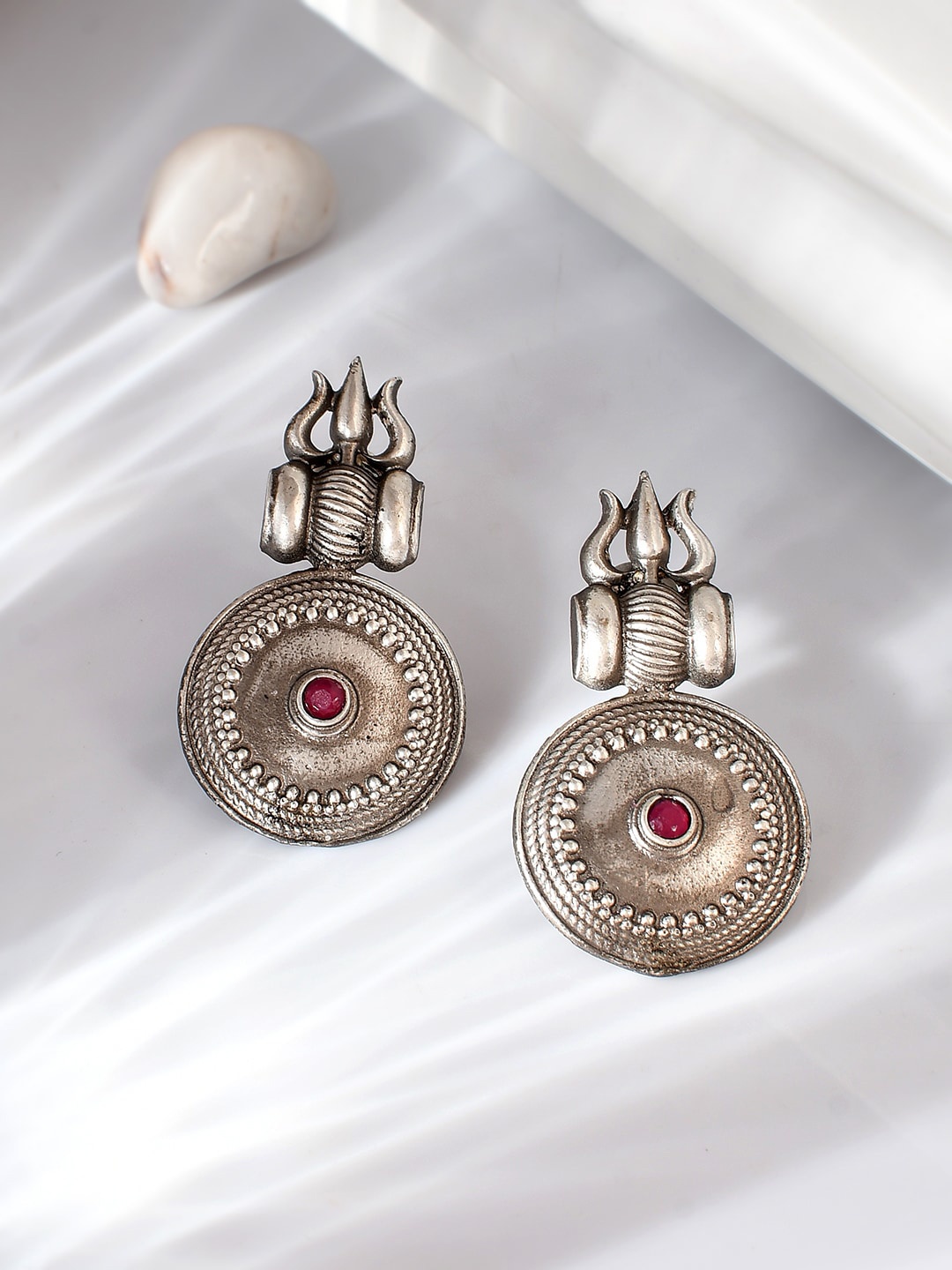 

DASTOOR Silver-Plated Contemporary Drop Earrings