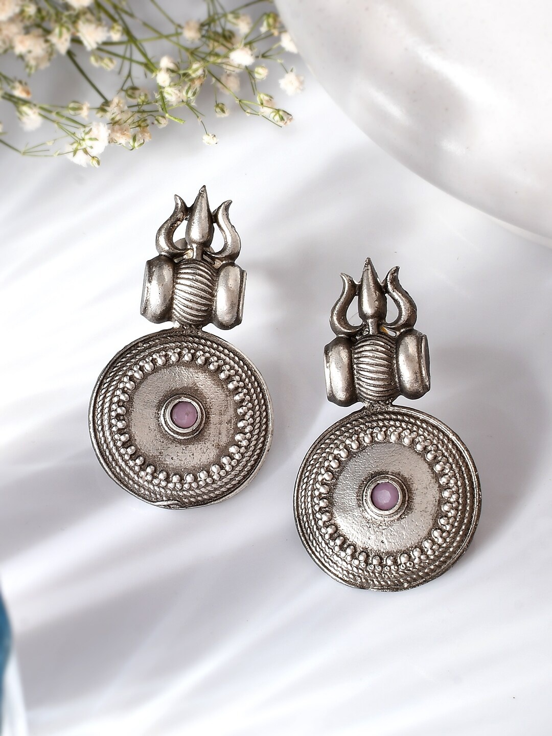 

DASTOOR Silver-Plated Contemporary Oxidized Drop Earrings