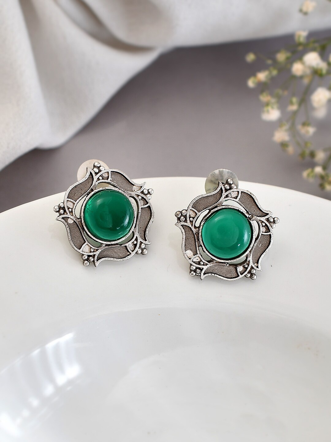 

DASTOOR Silver-Plated Contemporary Silver Studs Earrings