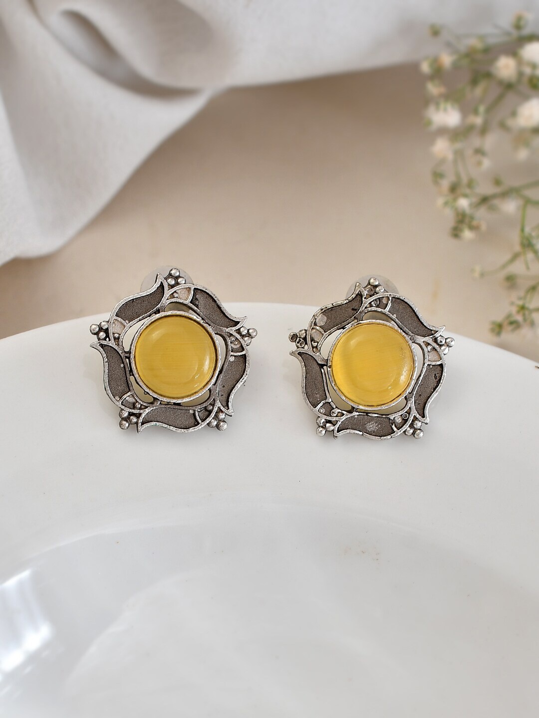 

DASTOOR Silver-Plated Stone Studded Contemporary Studs Earrings