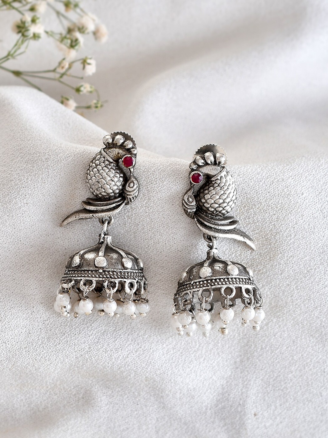 

DASTOOR Silver-Plated Stone-Studded Beaded Contemporary Jhumkas