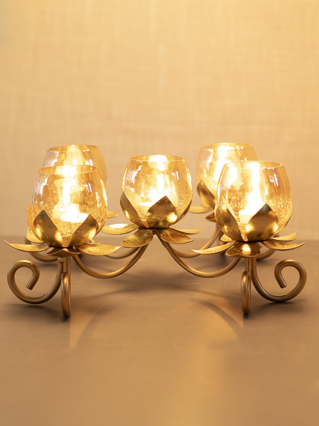 

MARKET99 Beige Lotus T-Light Candle Holders With Metal Stand