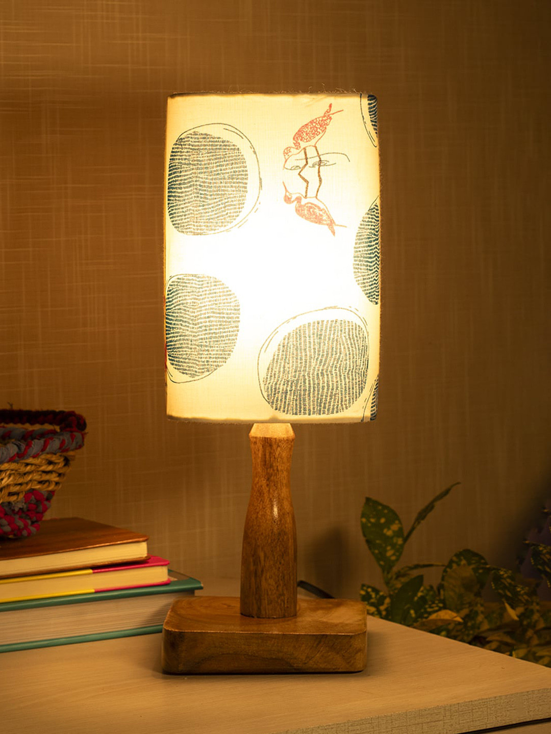 

MARKET99 Blue & Off-White Printed Wood Table Lamp