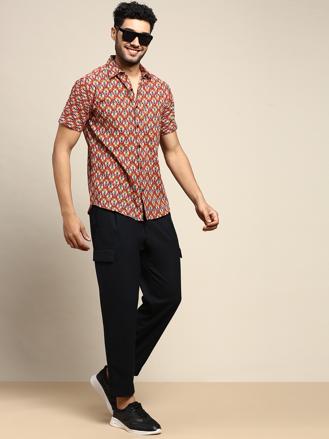 

Sangria Red Comfort Fit Floral Printed Cotton Casual Shirt, Multi