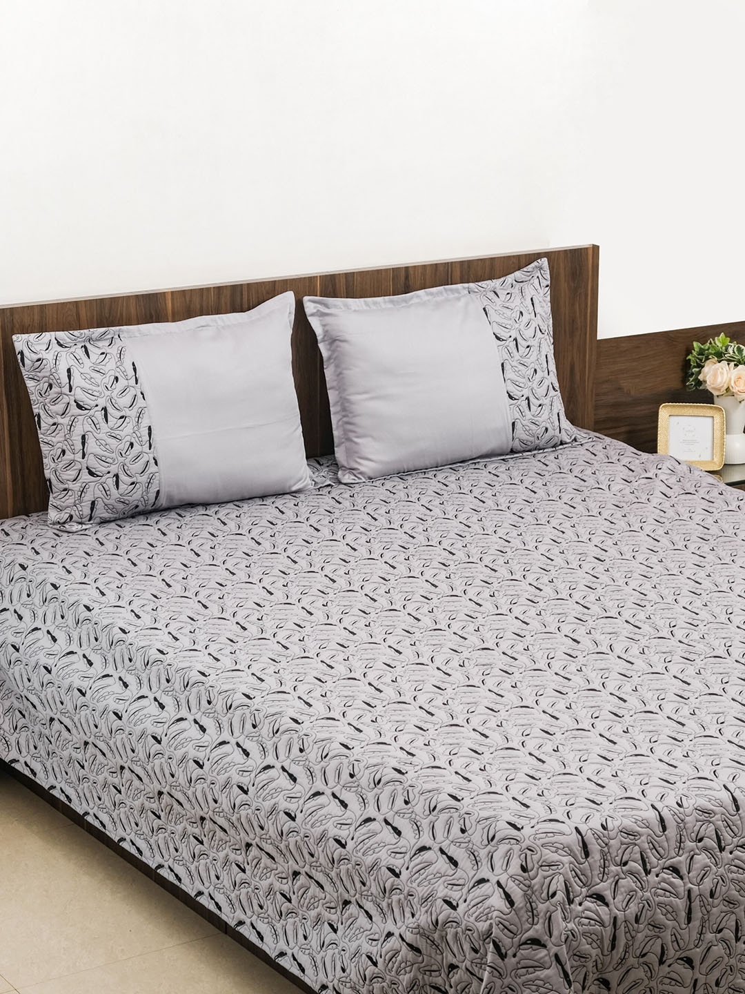 

Nestasia Grey Quilted 80 GSM Pure Cotton Double King Bed Cover
