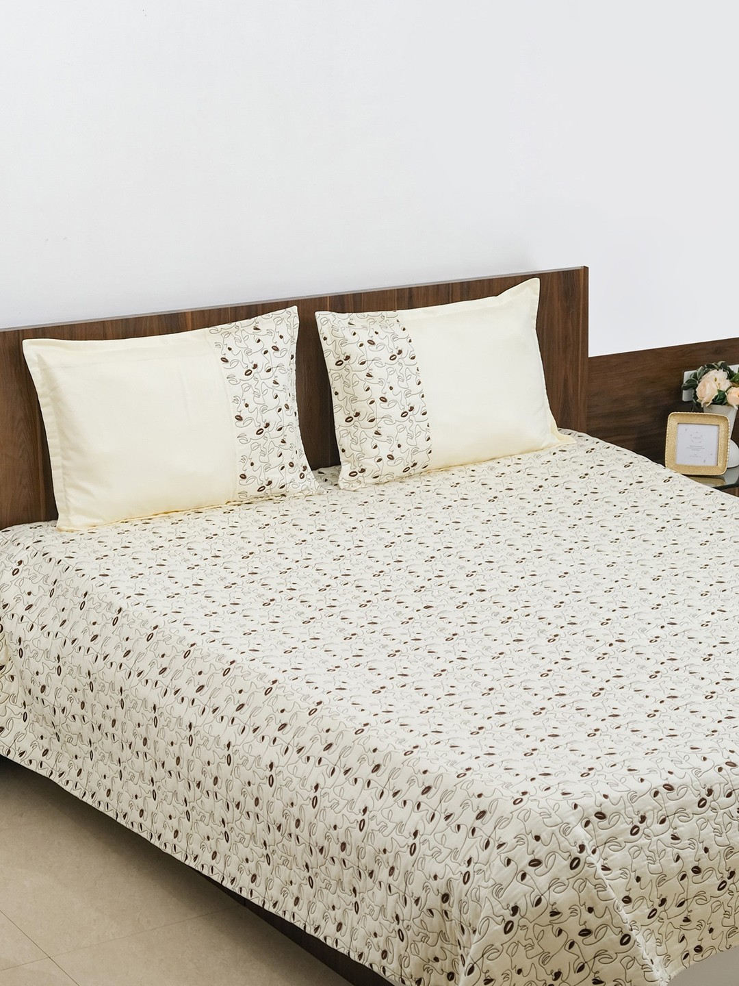 

Nestasia Off White Quilted 80 GSM Pure Cotton King Bed Cover With 2 Pillow Covers