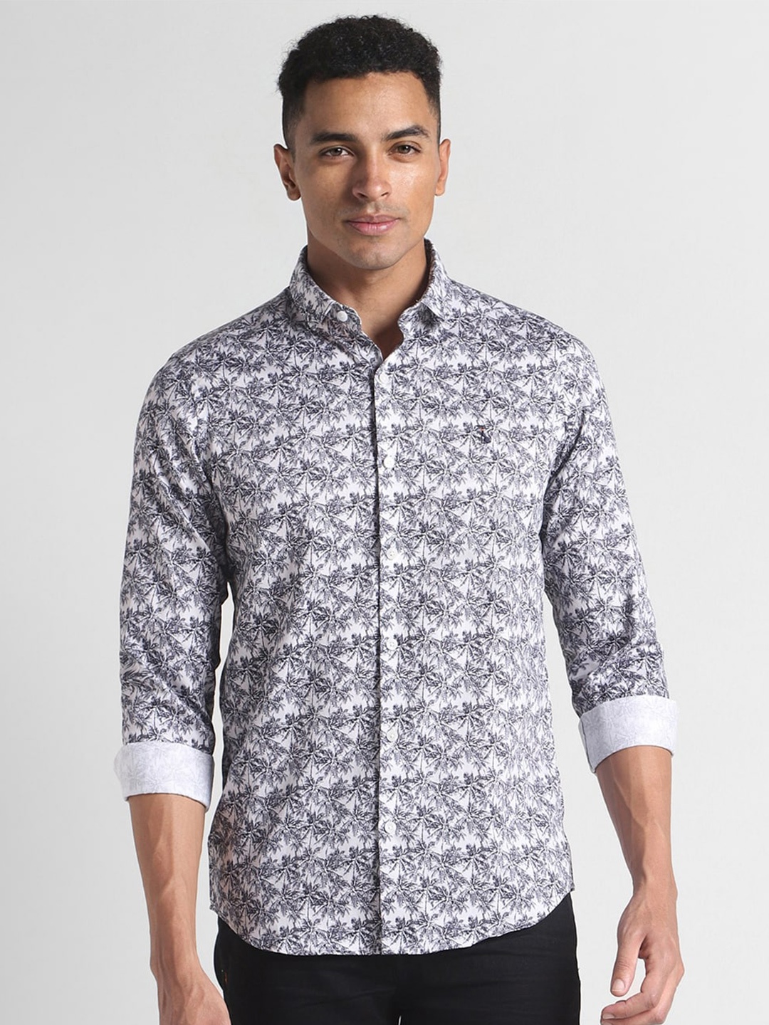 

SIMON CARTER LONDON Slim Fit Tropical Printed Spread Collar Cotton Shirt, Off white