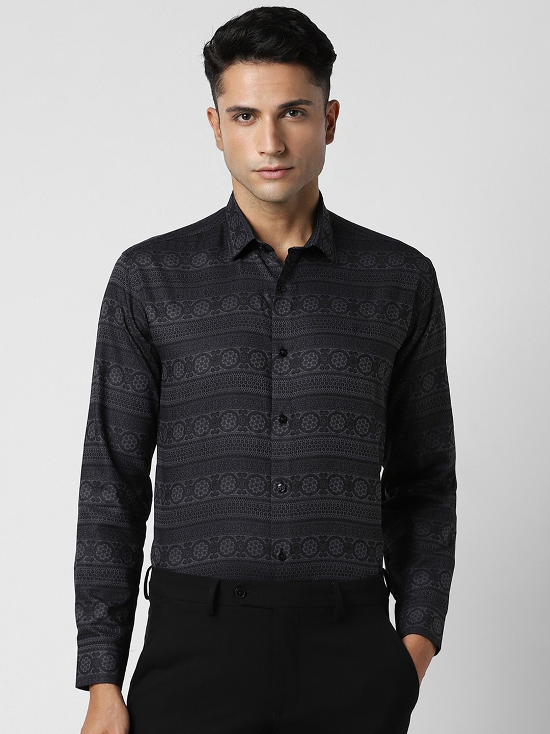 

V Dot Men Multicoloured Slim Fit Opaque Printed Party Shirt, Multi